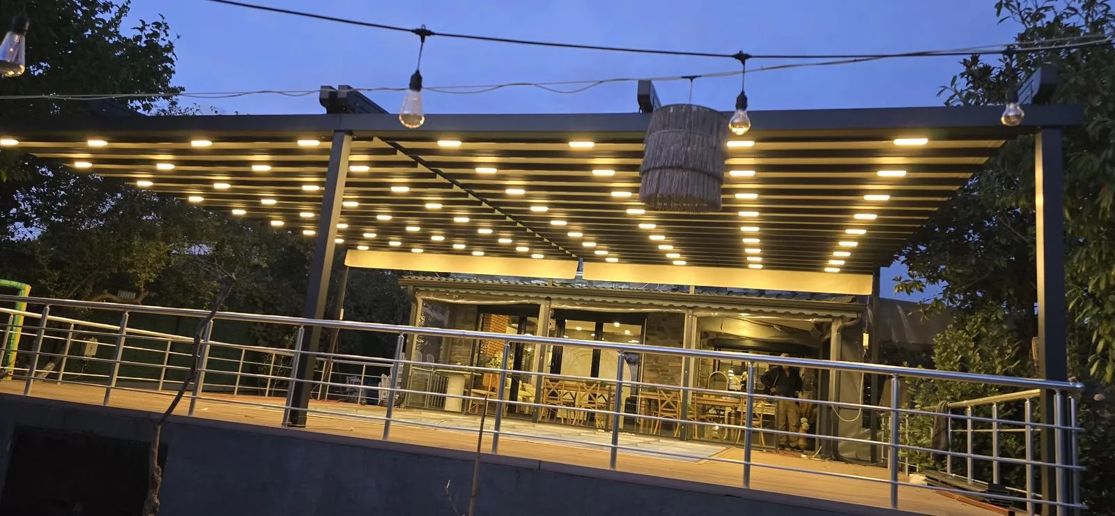 Cam Balkon Seçim Rehberi: Katlanır mı, Sürme mi?